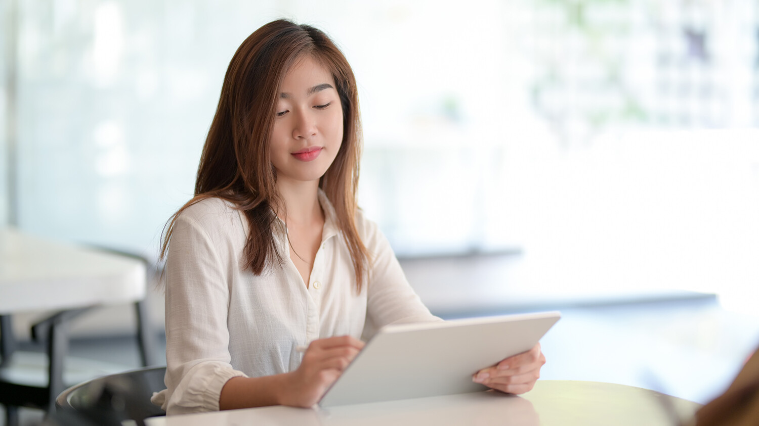 woman-browsing-tablet